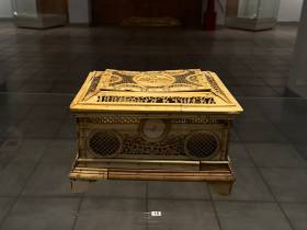 Излучают новый свет и особую энергетику. Открывается выставка произведений мастеров Якутии и Чукотки