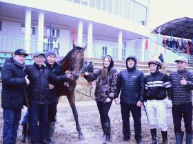 Сезон конных скачек закрыли на ипподроме АГАТУ