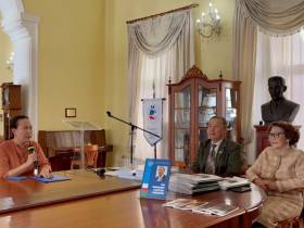 В Якутске состоялась презентация сборника произведений Егора Старостина – Байагантая