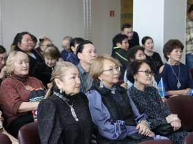 В Якутске открылась выставка гербов районов республики