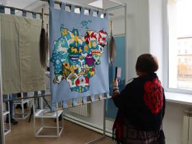 В Якутске открылась выставка гербов районов республики