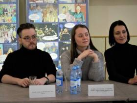 Молодёжный театр Республики Коми привез в Якутск документальную постановку с бассейном