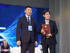 Лучшие педагоги Якутии рассказали, кому посвятили награды