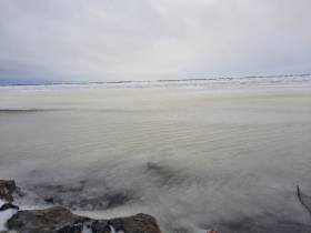 Фото: реку Яну заковывает в лед