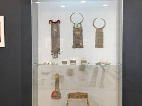 Более 200 серебряных якутских украшений представили на выставке в Хабаровске