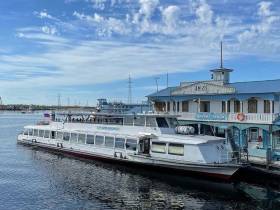 Трансфер пассажиров поезда через реку Лену продлили до 20 октября