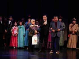 Национальный театр Калмыкии открыл гастроли в Якутске