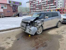 Пьяный водитель стал виновником аварии с автомобилем скорой помощи в Якутске