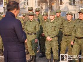 Айсен Николаев встретился в Приморском крае с мобилизованными якутянами