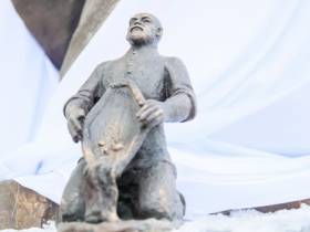 В Якутске открыли памятник легендарному промышленнику Тарасу Десяткину