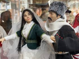 В Якутске открылась выставка авторских кукол народов России