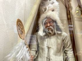 В Якутске открылась выставка авторских кукол народов России