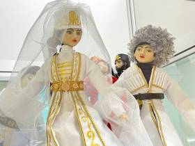 В Якутске открылась выставка авторских кукол народов России