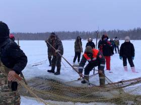 Фотофакт: в Якутии стартовал сезон подледной рыбалки - мунха