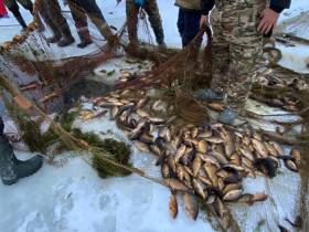 Фотофакт: в Якутии стартовал сезон подледной рыбалки - мунха