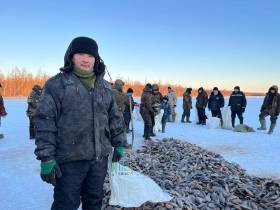 Фотофакт: в Якутии стартовал сезон подледной рыбалки - мунха