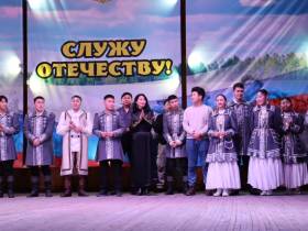 Артисты из Якутии выступили в бурятском гарнизоне перед мобилизованными земляками