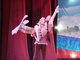 Артисты из Якутии выступили в бурятском гарнизоне перед мобилизованными земляками