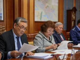 Одобрен законопроект о внесении изменений и дополнений в Конституцию Якутии