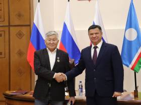 Работников транспорта Якутии наградили в преддверии профессионального праздника