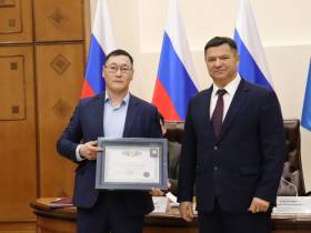 Работников транспорта Якутии наградили в преддверии профессионального праздника