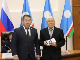 Работников транспорта Якутии наградили в преддверии профессионального праздника