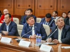 Работников транспорта Якутии наградили в преддверии профессионального праздника