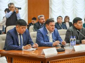 Работников транспорта Якутии наградили в преддверии профессионального праздника