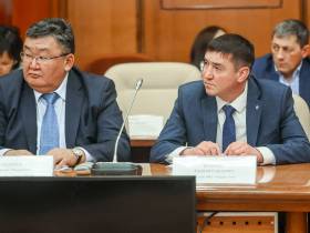 Работников транспорта Якутии наградили в преддверии профессионального праздника