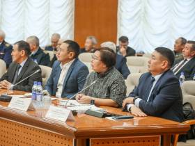 Работников транспорта Якутии наградили в преддверии профессионального праздника