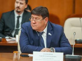 Работников транспорта Якутии наградили в преддверии профессионального праздника