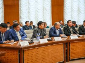 Работников транспорта Якутии наградили в преддверии профессионального праздника