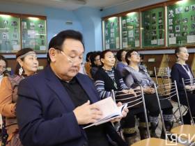 Секреты игры на хомусе раскрыла в своей новой книге известная якутская артистка