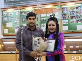 Секреты игры на хомусе раскрыла в своей новой книге известная якутская артистка