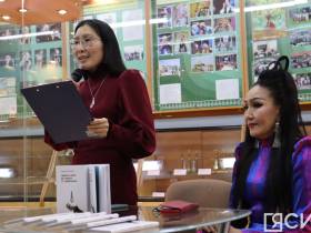 Секреты игры на хомусе раскрыла в своей новой книге известная якутская артистка