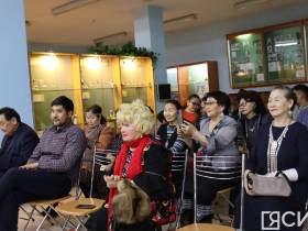 Секреты игры на хомусе раскрыла в своей новой книге известная якутская артистка