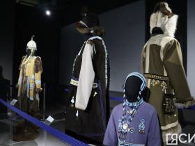 Единство традиций и инноваций. В Якутске открылись выставки декады олонхо