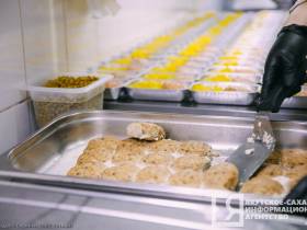 Еда высокого полета: как устроен цех бортового питания в аэропорту Якутска