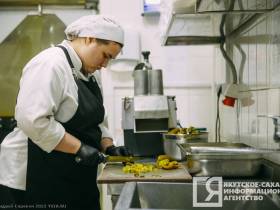 Еда высокого полета: как устроен цех бортового питания в аэропорту Якутска