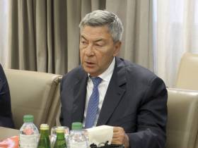 Реализацию совместных проектов обсудили Якутия и Газпромбанк