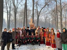 Гастроли, прокат кино и выставки: Якутия налаживает культурные связи с Киргизией