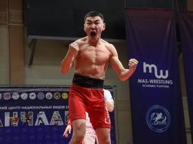 Мегино-Кангаласский и Амгинский районы вышли в финал Кубка Федерации по мас-рестлингу