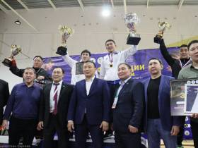 Дмитрий Тихонов: «Мас-рестлеры и хапсагаисты Мегино-Кангалсского улуса подарили праздник землякам»