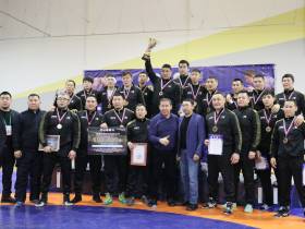 Дмитрий Тихонов: «Мас-рестлеры и хапсагаисты Мегино-Кангалсского улуса подарили праздник землякам»