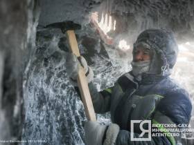 Фото и видео: как проходит выморозка судов в Якутии