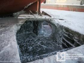 Фото и видео: как проходит выморозка судов в Якутии