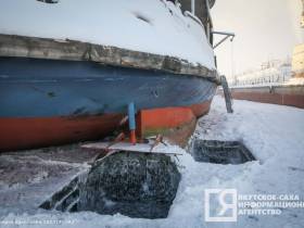 Фото и видео: как проходит выморозка судов в Якутии