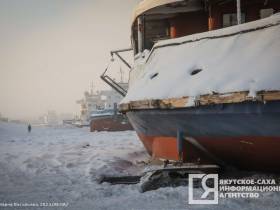 Фото и видео: как проходит выморозка судов в Якутии