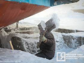 Фото и видео: как проходит выморозка судов в Якутии