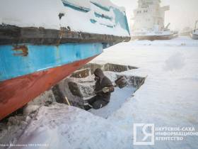 Фото и видео: как проходит выморозка судов в Якутии